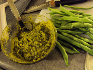 Homemade Pesto and Green Beans from Gardendsc00550